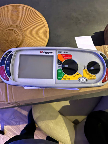 Megger mft1710 handheld - megger,
